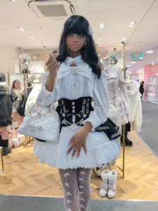 G7wpF7gbgAAzVel 1 225x300